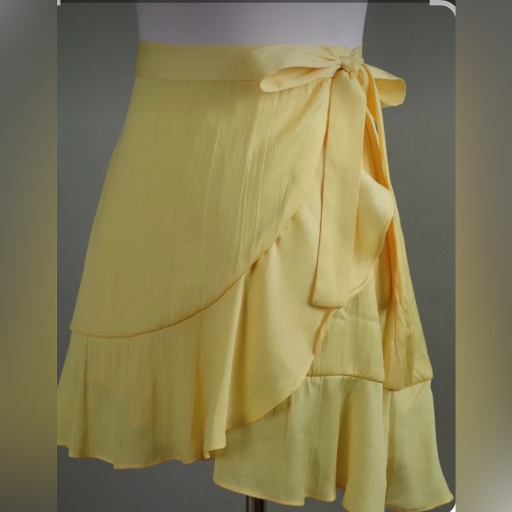 ANTHROPOLOGIE NWT $98 Maeve Solid Yellow True Wrap Ruffle Mini Skirt Size Large - Picture 2 of 8